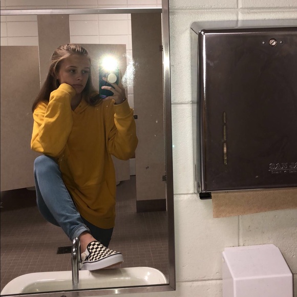 Meet your Posher, Emma - Picture 1 of 1